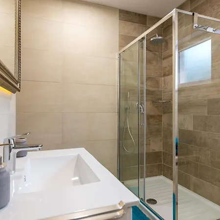 Helen Deluxe Apartamento