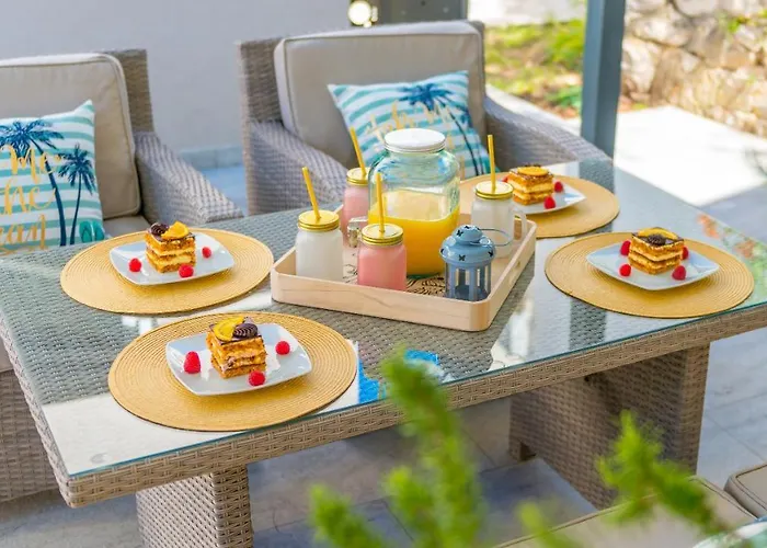 Helen Deluxe Апартаменты *